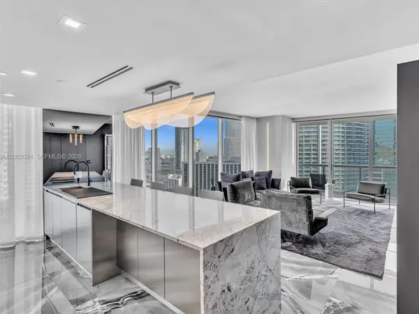 475 Brickell Ave #2715, Miami, FL 33131
