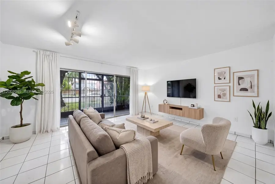 130 NW 87th Ave #H107, Miami, FL 33172 - #2