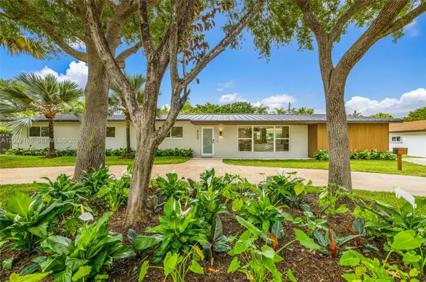 8230 SW 150th Dr, Palmetto Bay, FL 33158