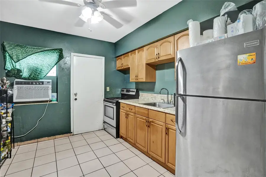 836 NW 101st St, Miami, FL 33150 - #2