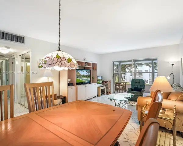 4806 NW 36th St #515, Lauderdale Lakes, FL 33319