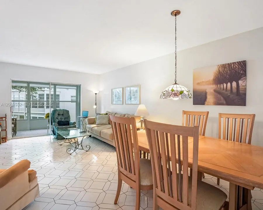 4806 NW 36th St #515, Lauderdale Lakes, FL 33319 - #2