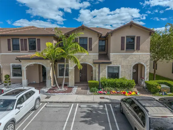10629 W 32nd Ln, Hialeah, FL 33018