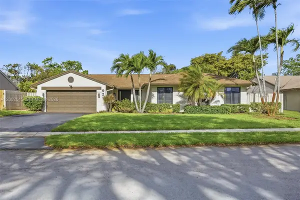 921 Monticello Ave, Davie, FL 33325