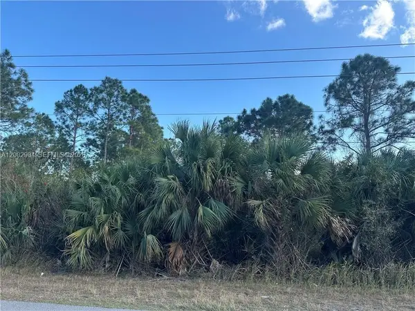 665 Woodcrest, Lehigh Acres, FL 33972