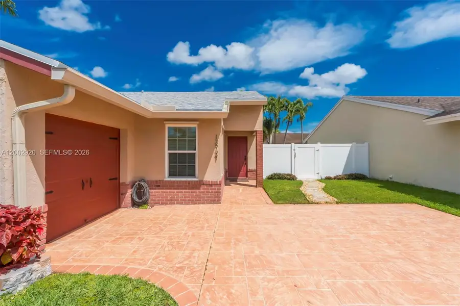 13721 Oak Ridge Dr, Davie, FL 33325 - #2
