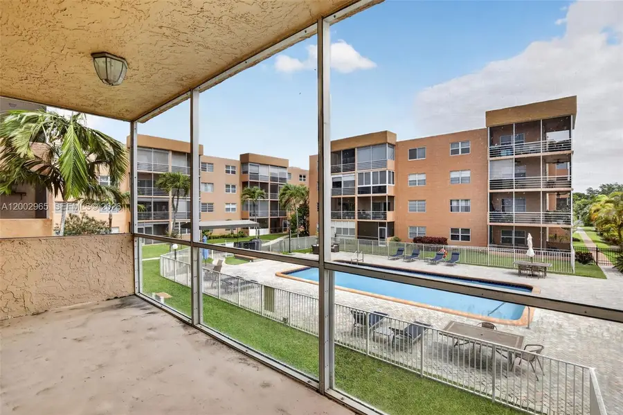 3048 E Sunrise Lakes Dr #221, Sunrise, FL 33322 - #3