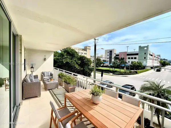 9500 W Bay Harbor Dr #2G, Bay Harbor Islands, FL 33154