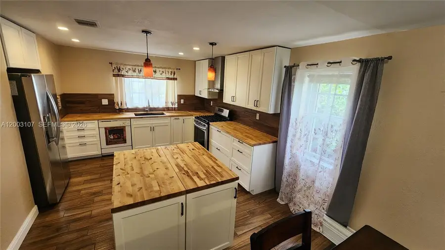 20301 SW 105th Ave, Cutler Bay, FL 33189 - #2