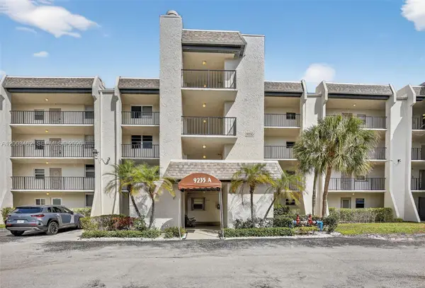 9235 Lagoon Pl #404, Davie, FL 33324