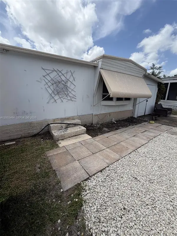 5871 SW 29th Ave, Dania Beach, FL 33312