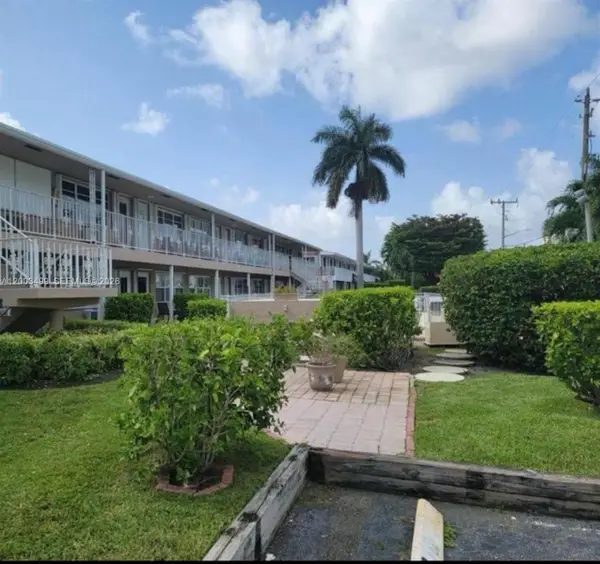 500 Layne Blvd #14, Hallandale Beach, FL 33009