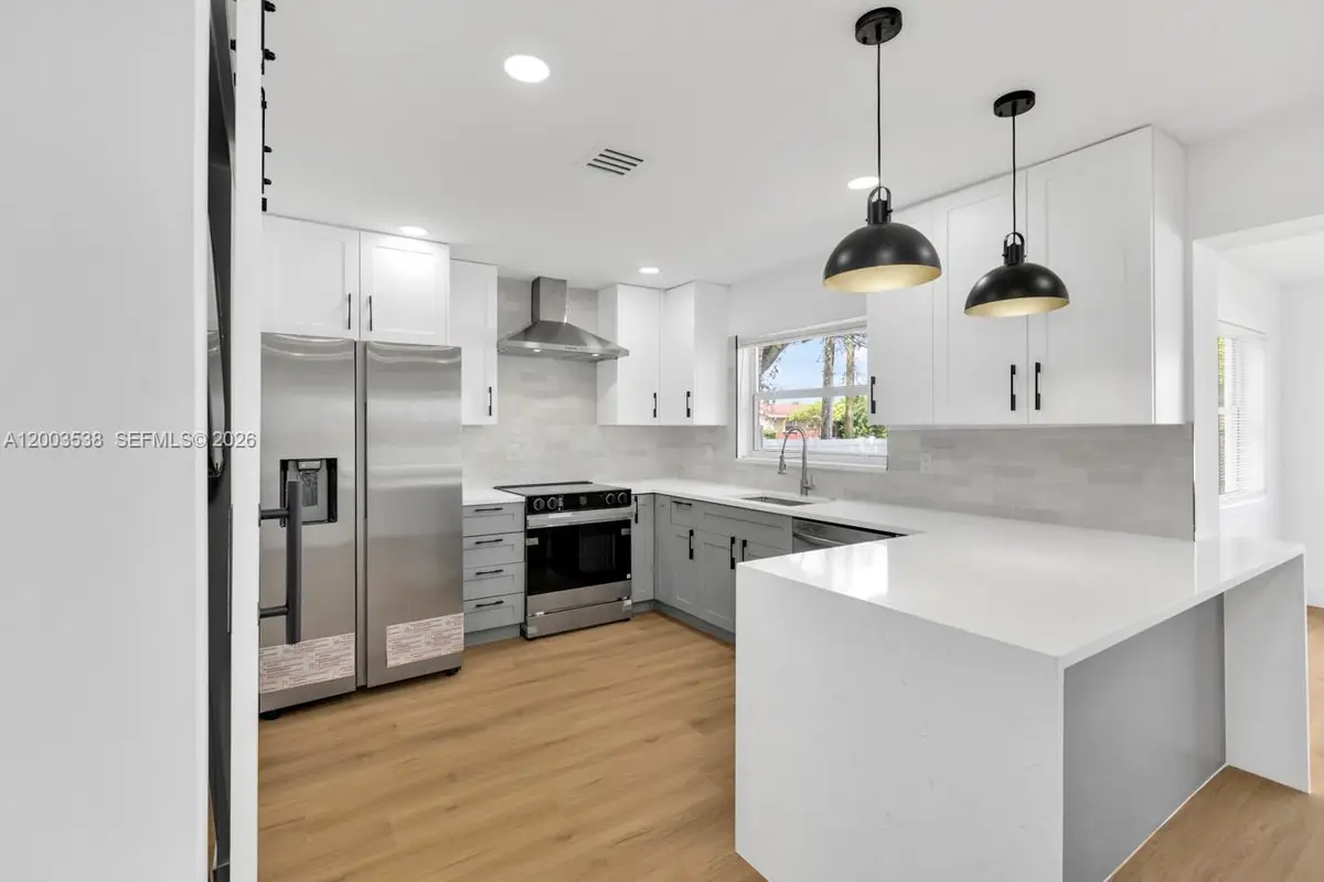 327 SE 2nd Ave, Dania Beach, FL 33004 - #1