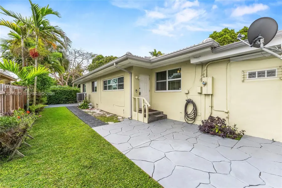 501 Lawn Way, Miami Springs, FL 33166 - #2