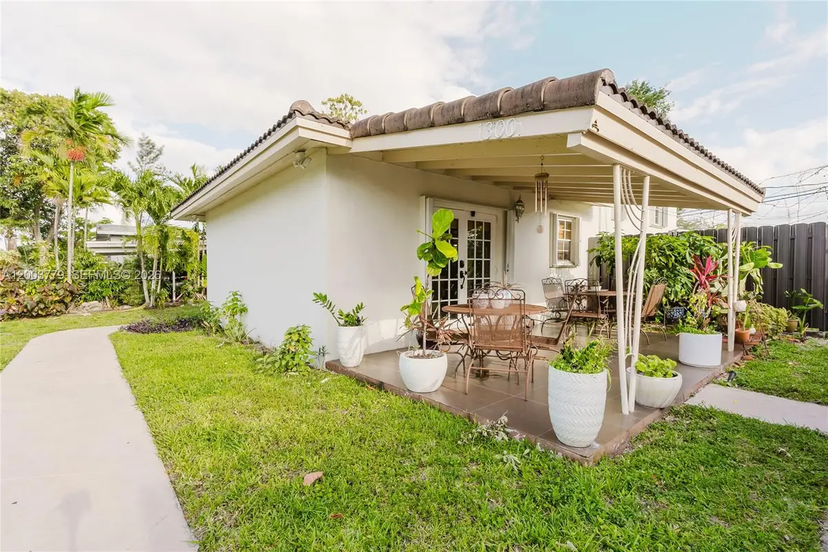 1300 NE 204th St, Miami, FL 33179 - #1