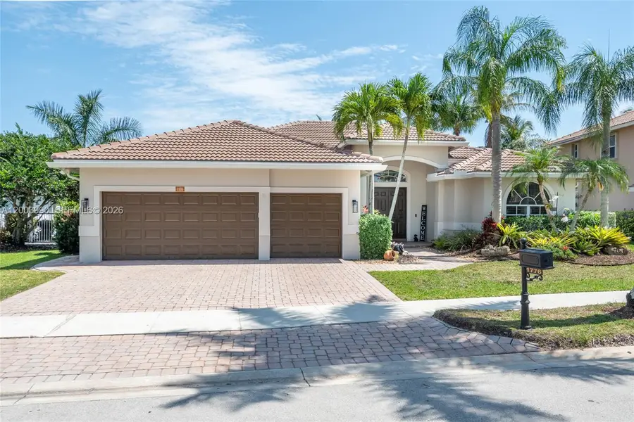 1776 Victoria Pointe Cir, Weston, FL 33327 - #3
