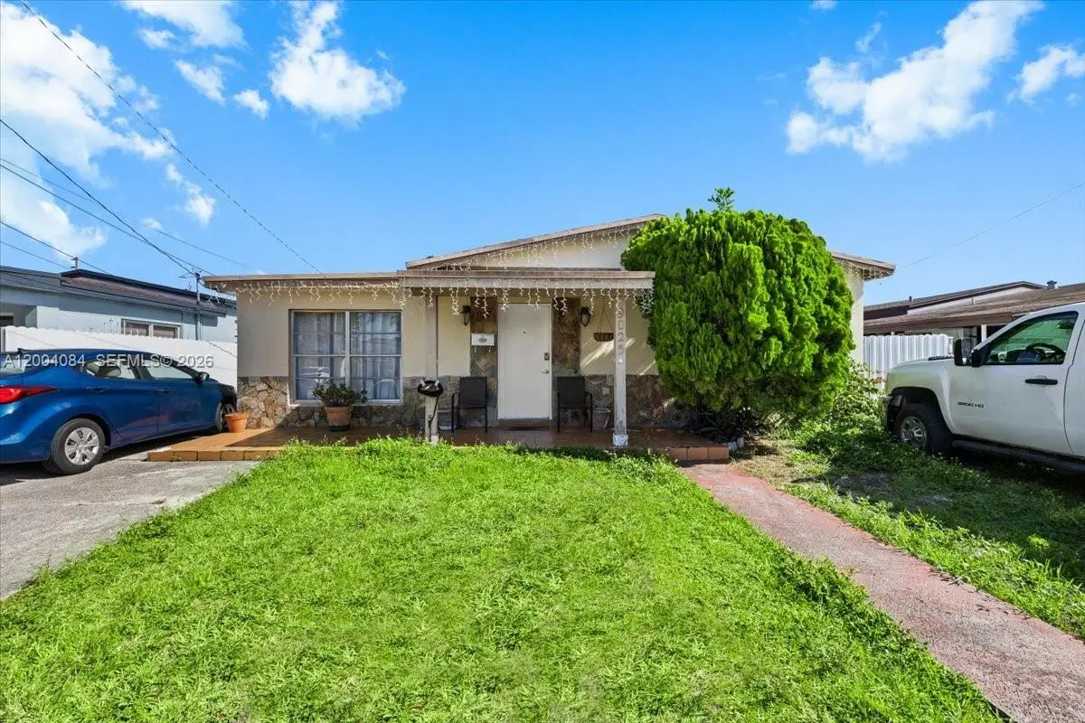 9025 SW 36th St, Miami, FL 33165 - #1