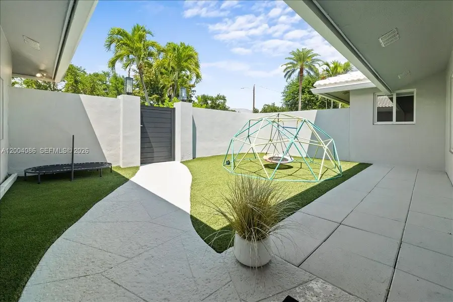 2632 NE 35th St, Fort Lauderdale, FL 33306 - #3