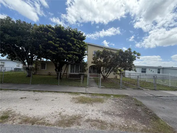 10910 SW 40th St, Miami, FL 33165