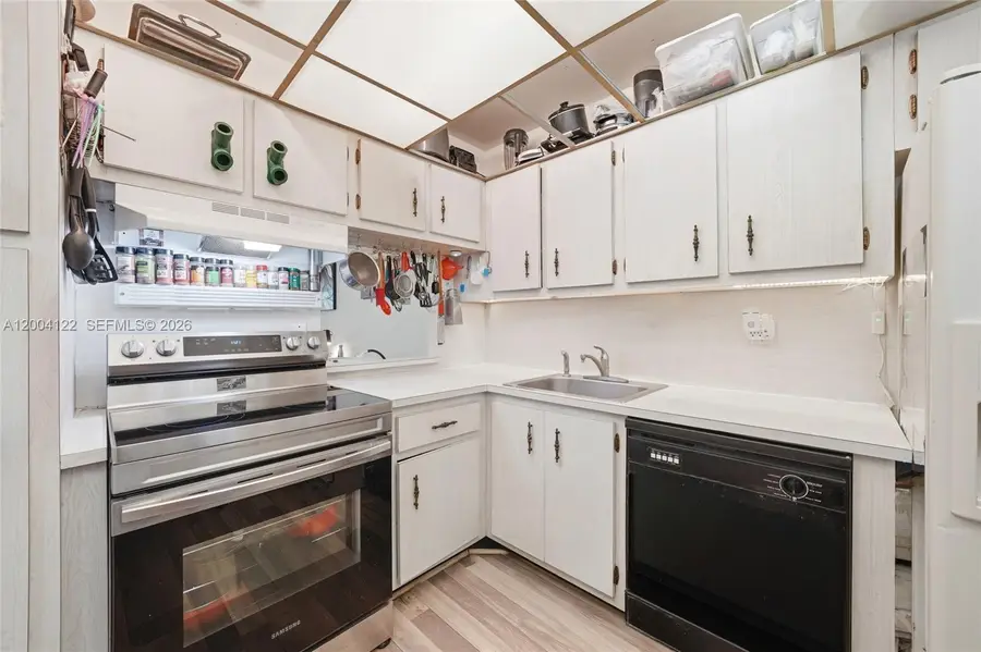 3190 Holiday Springs Blvd #4-306, Margate, FL 33063 - #3