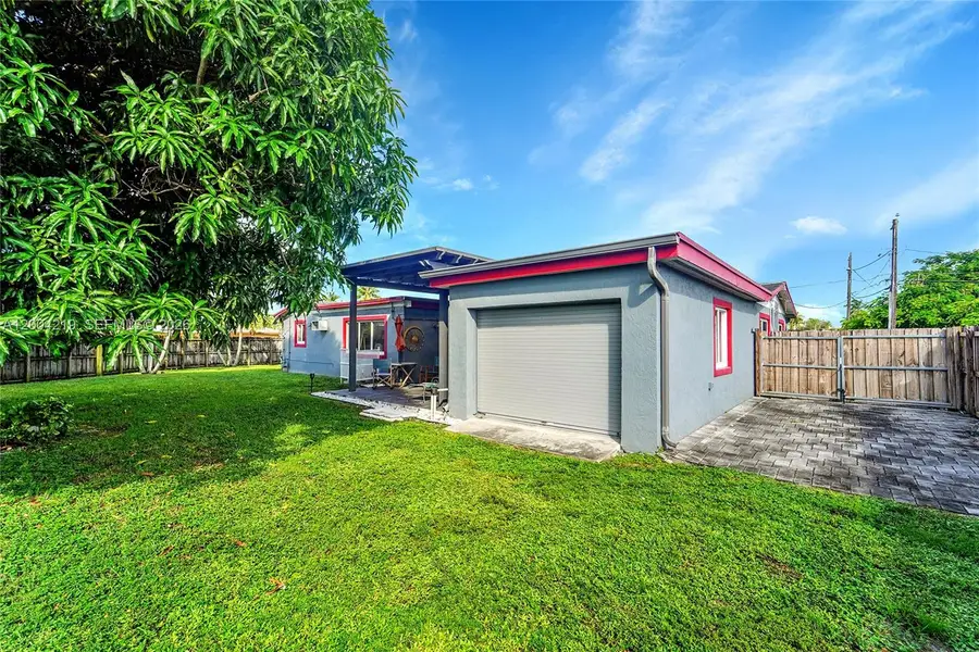 8370 NW 185th St, Hialeah, FL 33015 - #2