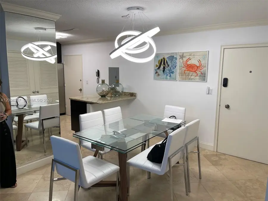 5555 Collins Ave #7Z, Miami Beach, FL 33140 - #2