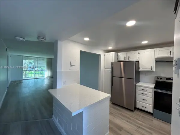 8962 S Hollybrook Blvd #202, Pembroke Pines, FL 33025