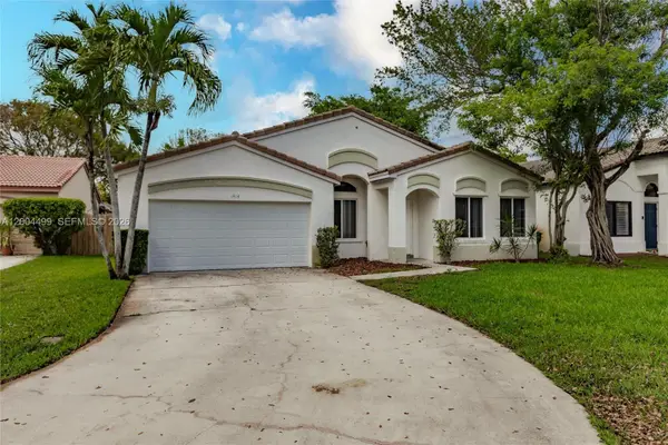 1414 E Harmony Lake Cir, Davie, FL 33324