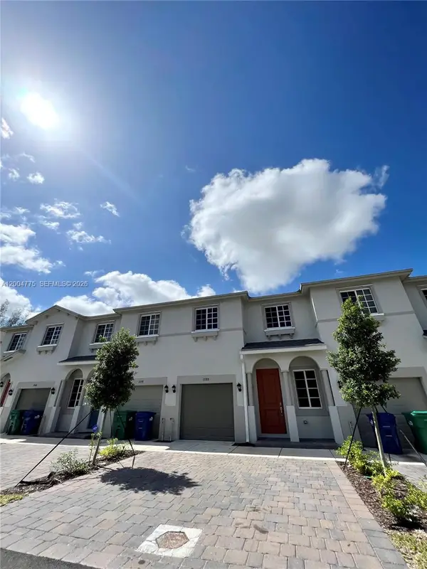 1088 NW 208th Ter, Miami Gardens, FL 33169