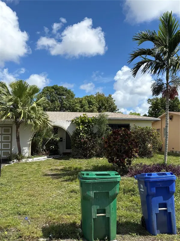 8719 Southampton Dr, Miramar, FL 33025