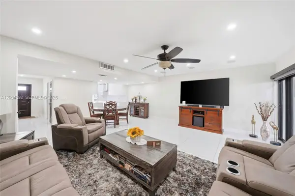1789 W 72nd St, Hialeah, FL 33014