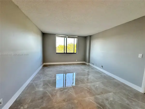 901 Hillcrest Dr #315, Hollywood, FL 33021