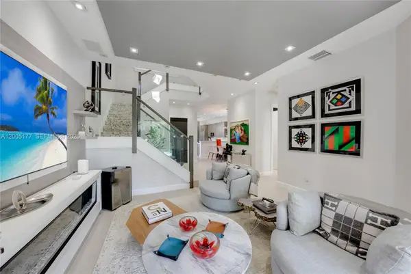 1366 W Harbor Vw W, Hollywood, FL 33019