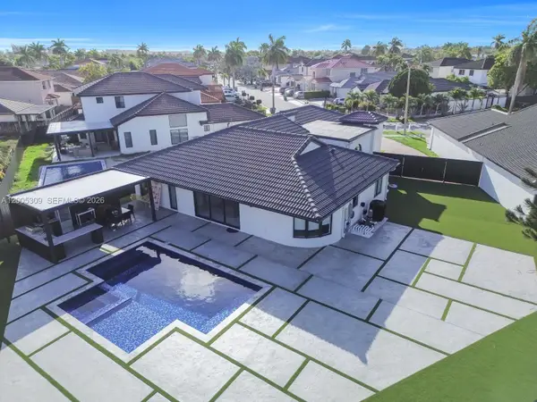 990 NW 131st Ave, Miami, FL 33182