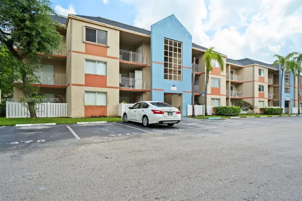 18880 NW 57th Ave #301, Hialeah, FL 33015