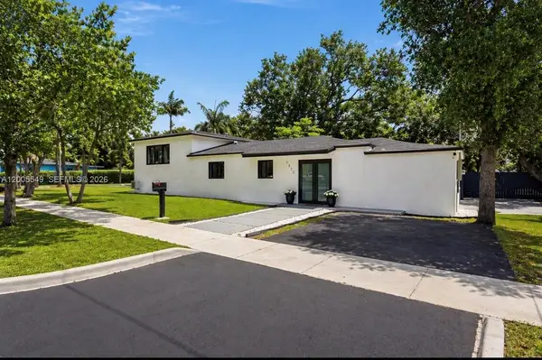 1810 NE 161st St, North Miami Beach, FL 33162