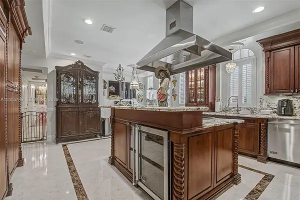 600 Coral Way #5, Coral Gables, FL 33134