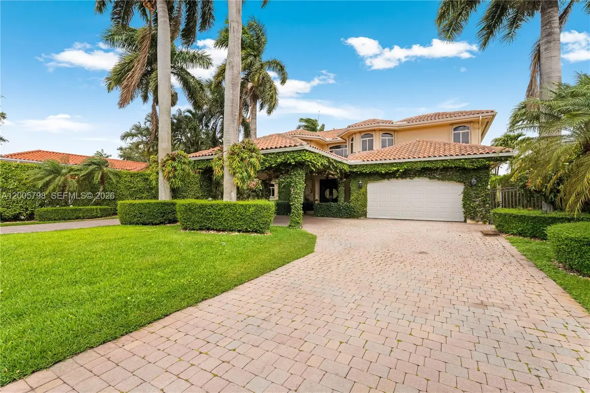 11071 SW 28th St, Miami, FL 33165 - #1