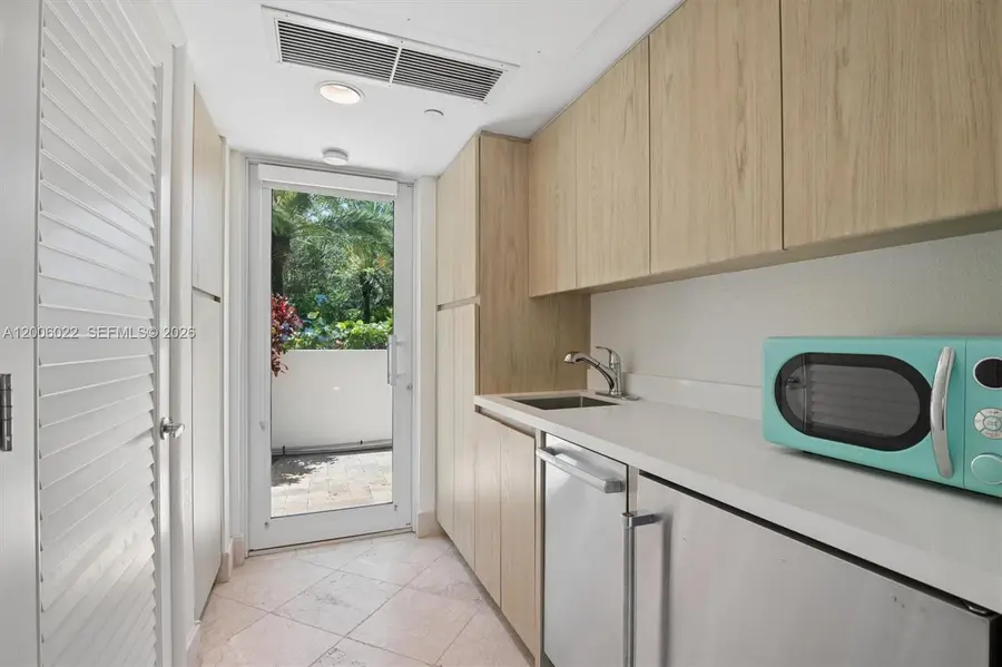 100 S Pointe #CABANA 14, Miami Beach, FL 33139 - #3