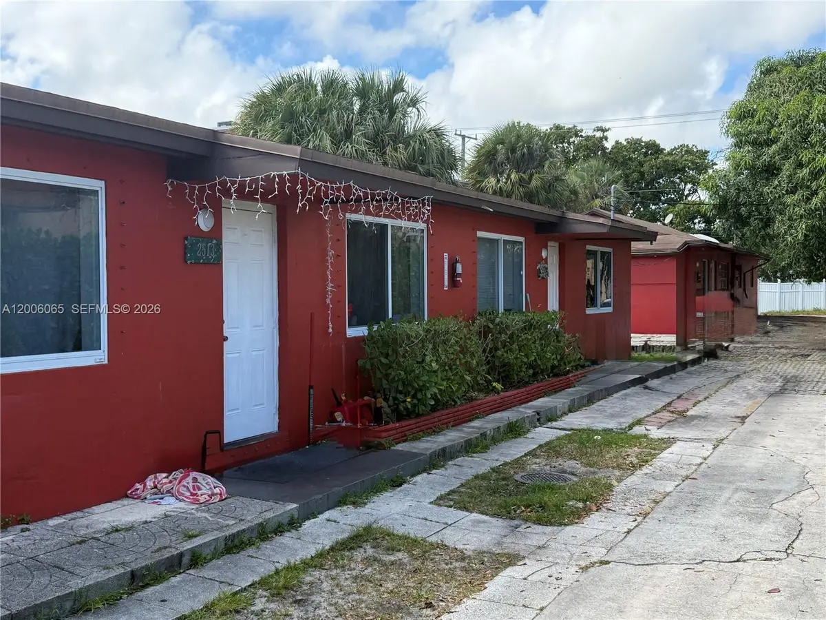 2513 Lincoln St, Hollywood, FL 33020 - #1