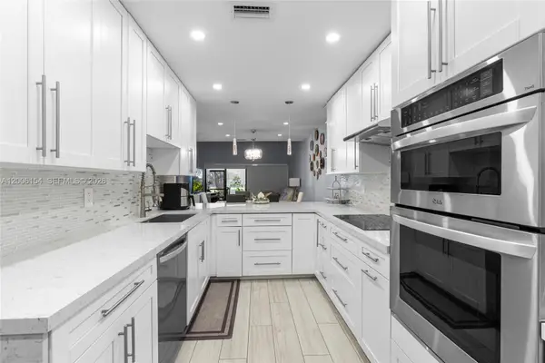 1064 NW 97th Ave #219, Pembroke Pines, FL 33024