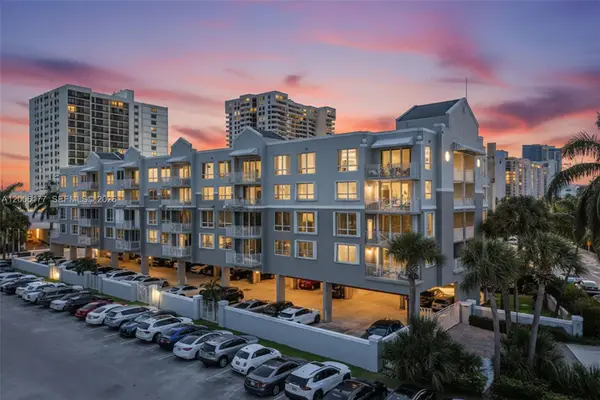 2642 Collins Ave #306, Miami Beach, FL 33140