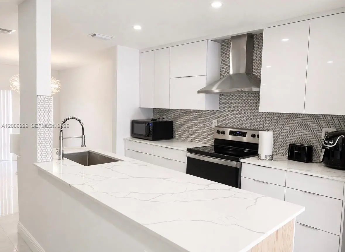 8224 NW 9th Ct #3, Plantation, FL 33324 - #1