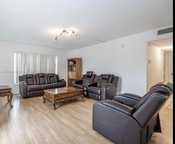 4174 Inverrary Dr #202, Lauderhill, FL 33319