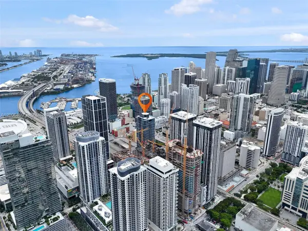 121 NE 5th St #912B, Miami, FL 33132