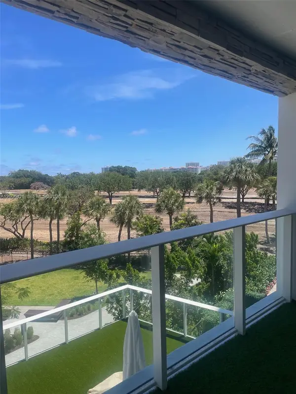 220 SE Mizner Blvd #321, Boca Raton, FL 33432