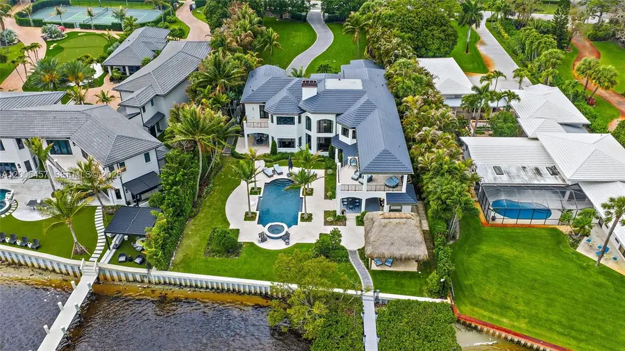 19020 Point Dr, Tequesta, FL 33469 - #2