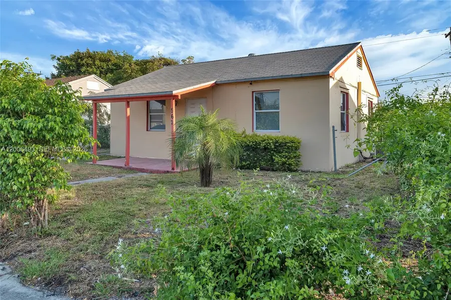 562 W 4th St, Riviera Beach, FL 33404 - #2