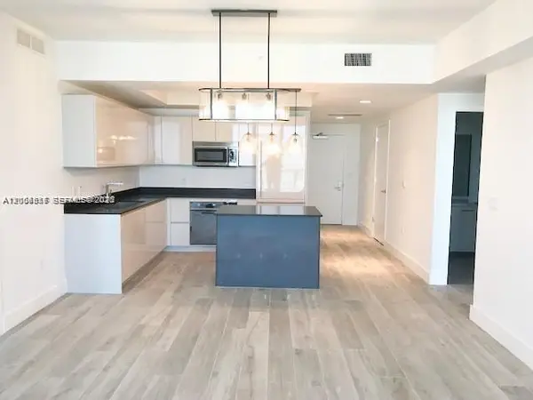 1010 Brickell Ave #4609, Miami, FL 33131