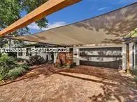 825 N Bel Air Dr, Plantation, FL 33317